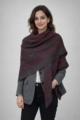 Sebir Moda Etnik Desenli Çift Taraflı Triko Üçgen Şal