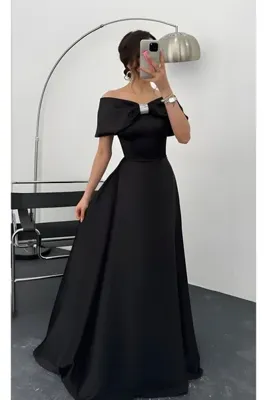 MBK Fashion Siyah Saten Uzun Abiye Elbise Kayık Yaka Fiyonk Detaylı