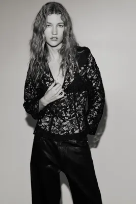 H&M Beli Belirgin Dantel Üst