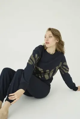 İPEKTENİM Parlak Desen Baskılı Ribanalı Pijama Takımı