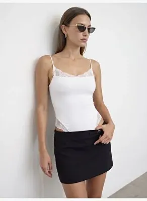 Dilvin 32730 Dantel Detaylı Askılı Bodysuit