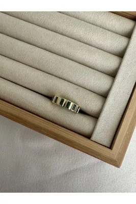 ringbox Yeşil Taşlı Dikdörtgen Sıra Yüzük