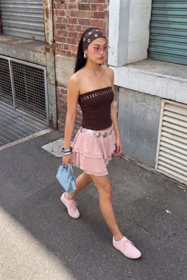 TRENDYOLMİLLA Kahverengi Esnek Düz Regular Straplez Kolsuz Trok Detaylı İnterlok Örme Bluz TWOSS26BZ00752