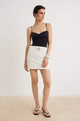 TRENDYOLMİLLA Beyaz Aksesuar Kemerli Mini Şort Etek TWOSS26ET00195
