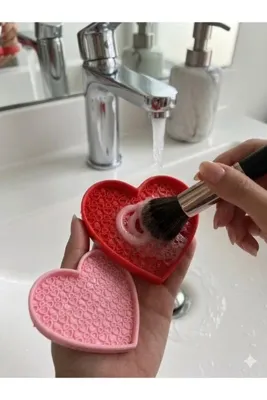 Handmade 2’li Kalp Figürlü Pratik Makyaj Fırçası Temizleme Seti – Fırça Yıkama Aparatı