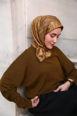 Silk Home Twill İpek Eşarp Asit–Yağ Yeşili–Haki Desenli Tok Duruşlu 90x90