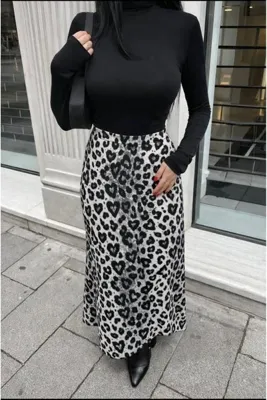 Lunea Womens Kadın Gri Leopar Desen Uzun Dökümlü Saten Etek