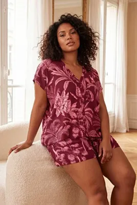 Trendyol Curve Pembe Palmiye Desenli Yarasa Kollu Dokuma Büyük Beden Pijama Takımı TBBSS26AI00045