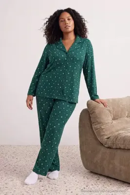 Trendyol Curve Zümrüt Yeşili %100 Pamuklu Kalp & Leopar Desenli Gömlek-Pantolon Örme Pijama Takımı TBBAW26AI00017