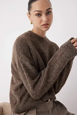 TRENDYOLMİLLA Wardrobe Essentials Vizon Alpaka Yün Karışımlı Premium İplik Geniş Kalıp Triko Kazak|TWOAW26KZ00080