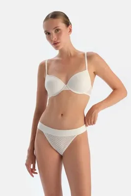 Dagi Kırık Beyaz Dantelli Brazilian Külot