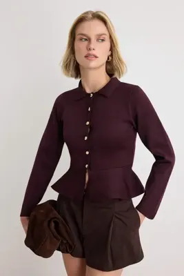 TRENDYOLMİLLA Mürdüm Peplum/Belden Oturmalı Düğme Detaylı Triko Hırka TWOAW27HI00102