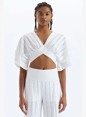 COMEUP Jakarlı Delik Desenli Yarasa Kol Crop Top Beyaz