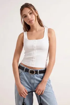 TRENDYOLMİLLA Wardrobe Essentials-Ekru Fitted/Vücuda Oturan Havuz Yaka Çıtçıtlı Esnek Örme Bluz TWOSS26BZ00073