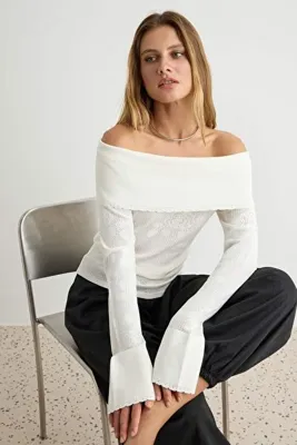 TRENDYOLMİLLA Ekru Carmen Yaka Ajurlu Fitted Crop Triko Kazak TWOAW27KZ00171