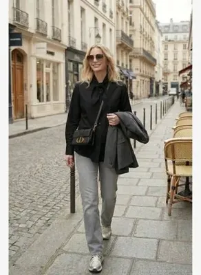 Lela Pamuklu Relaxed Fit Fiyonk Detaylı Yaka Gömlek Kadın GÖMLEK 6925407