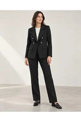 nazzain Geniş Yakalı Blazer Ceket