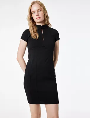 Koton Krep Scuba Kumaş Slim Fit Dik Quipo Yaka Kısa Kollu Elbise