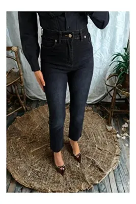 BEES JEANS Julia Kadın Koyu Mavi Önü Eskitme Efekli Mom Boy Fit Straight Jean