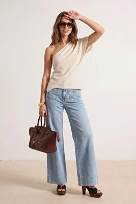 TRENDYOLMİLLA Ekru Tek Kollu Vücudu Saran Triko Bluz TWOSS26BZ00973
