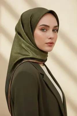 VİOLLA Rayon Degra Desenli Haki Renkli 90x90 Dikim Şekli : El Dikişi Eşarp (İpek İçermez) Kenar Dikiş Şekli