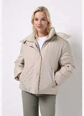 Colins Regular Fit Kapüşonlu Fermuarlı Astarlı Çıkarılabilir Kapüşonlu Kadın Bej Mont