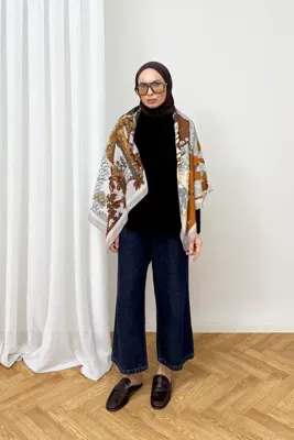 Melike Tatar Desenli Omuz Şalı 75-0002