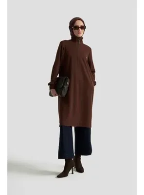 Armine Trend Yarım Fermuarlı Dik Yaka Uzun Kollu Rahat Kesim Basic Uzun Tunik 107 Cm Boy Kahverengi 26KT456