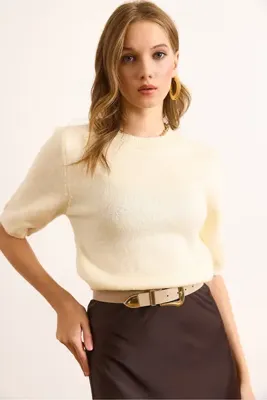 Olalook Kadın Ekru Yumuşak Dokulu Basic Crop Triko Kazak KZK-19000990