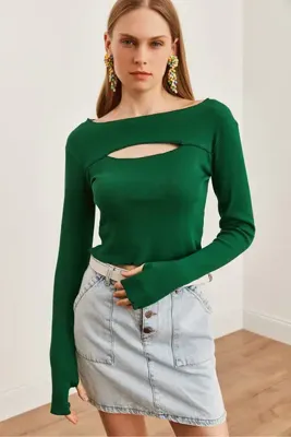 Olalook Kadın Zümrüt Yeşili Roba Cut Out Parmak Detaylı Esnek Crop Bluz BLZ-19002708