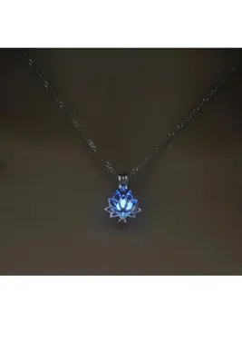Yuchicly Lotus Çiçeği Fosforlu Kolye – Karanlıkta Parlayan Mavi Lotus Tasarım Zincirli