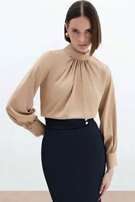 Sateen Yaka Detaylı Saten Bluz - Bej