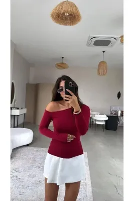 Buket Teke Bordo İthal Modal Kumaş Omzu Açık Bluz