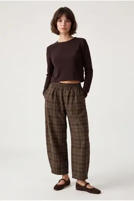 Drop by TrendyolMilla Ekose Desen Balon Kesim Dokuma Pantolon Kahverengi