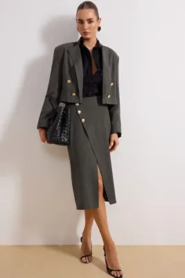 TRENDYOLMİLLA Antrasi Düğme Detaylı Crop Astarlı Vatkalı Blazer Ceket TWOSS26BC00023