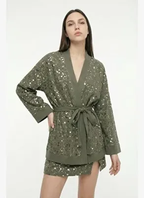 Quzu Pul İşlemeli Kuşaklı Kısa Kimono Haki