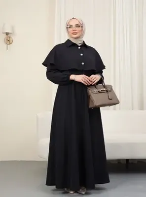 Volt Clothing Yakalı Pelerin Detaylı Kemerli Kolu Lastikli Krep Elbise Siyah