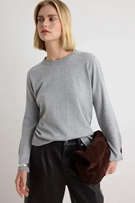 TRENDYOLMİLLA Wardrobe Essentials Gri Oversize Yumuşak Yünlü Basic Triko Kazak TWOAW27KZ00066