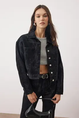 TRENDYOLMİLLA Siyah Süet Görünümlü Basic Denim Ceket TWOAW26CE00089