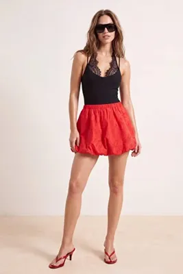 TRENDYOLMİLLA Kırmızı Brode Balon Şort Etek TWOSS26ET00173