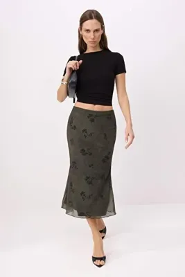 TRENDYOLMİLLA Haki Çiçek Baskılı Bodycon Tül Esnek Örme Etek TWOAW26ET00036
