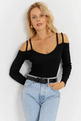 Cool & Sexy Kadın Siyah Omuzları Açık Kaşkorse Bluz EY2889