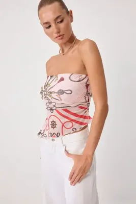 TRENDYOLMİLLA Çok Renkli Baskılı Fitted Straplez Kolsuz Tül Örme Bluz TWOSS26BZ01071