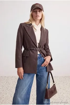 TRENDYOLMİLLA Kahverengi Kemerli Çizgili Rahat Kalıp Blazer Ceket TWOAW27BC00061
