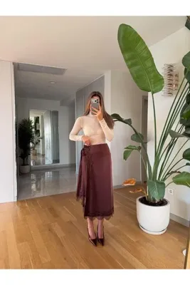 MERVE AKSOY Dantel Detaylı Bağlamalı Saten Etek - Kahve