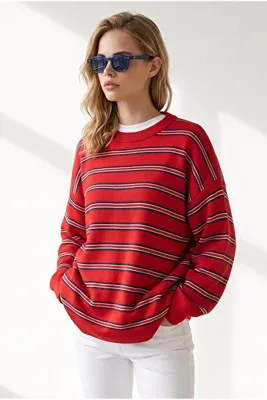 Olalook Kadın Kırmızı Bisiklet Yaka Çizgili Oversize Triko Kazak KZK-19001182