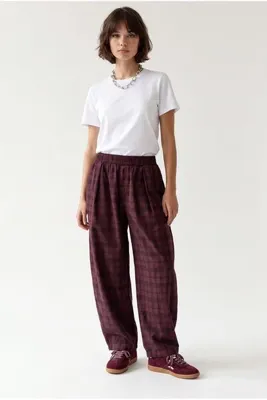 Drop by TrendyolMilla Ekose Desen Balon Kesim Dokuma Pantolon Mürdüm