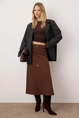 TRENDYOLMİLLA Kahverengi A Line/Çan Kesim Önü Düğmeli Midi Etek TWOAW26ET00047