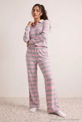 TRENDYOLMİLLA Gri Melanj Pembe Çizgili Yakalı Örme Pijama Takımı THMAW27PT00147