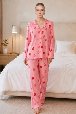 FİT WOMEN Kadın Dudak Desenli Pembe Pijama Takımı 4677